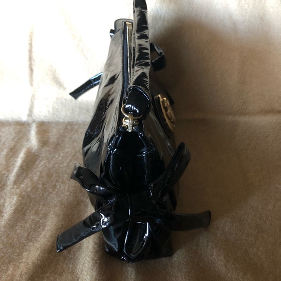 Gucci Black Patent Leather Hysteria Clutch - Picture 5 of 7